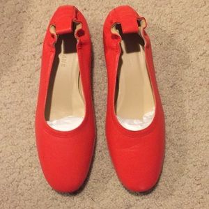 Everlane day flat in bright red in box